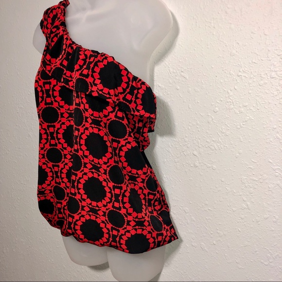 Vanity geometric one shoulder top - Picture 5 of 8